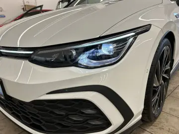 VW Golf VIII GTI 2.0 TSI DSG MATRIX PANO STANDH H&K