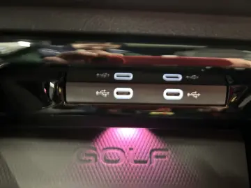 VW Golf VIII GTI 2.0 TSI DSG MATRIX PANO STANDH H&K