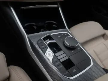 BMW 330i M Sport DAB Kamera H K Komfort 19Zoll