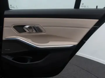 BMW 330i M Sport DAB Kamera H K Komfort 19Zoll
