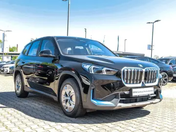 BMW iX1 xDrive30 HuD PA  Sportsitz LED DAB