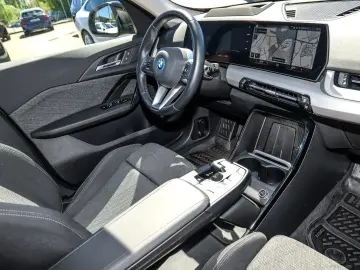 BMW iX1 xDrive30 HuD PA  Sportsitz LED DAB