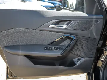 BMW iX1 xDrive30 HuD PA  Sportsitz LED DAB