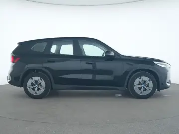 BMW iX1 eDrive20 LED Navi HiFi Parkassistent-Paket