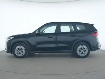 BMW iX1 eDrive20 LED Navi HiFi Parkassistent-Paket