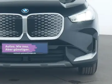 BMW iX1 eDrive20 LED Navi HiFi Parkassistent-Paket