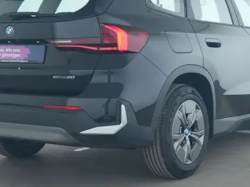 BMW iX1 eDrive20 LED Navi HiFi Parkassistent-Paket