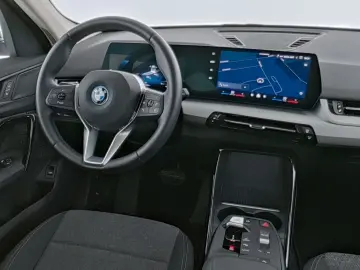 BMW iX1 eDrive20 LED Navi HiFi Parkassistent-Paket