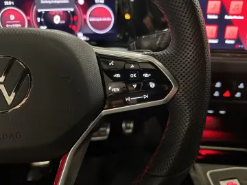 VW Golf VIII GTI Matrix Navi-Pro Leder HuD H&K Kam