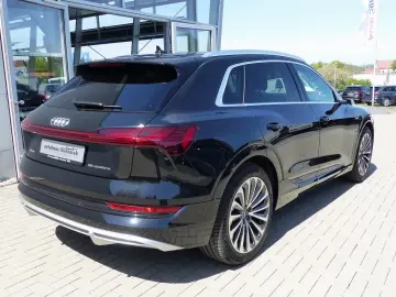 AUDI e-tron 55 quattro 300 KW S line  LED PDC B&O