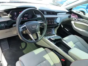 AUDI e-tron 55 quattro 300 KW S line  LED PDC B&O