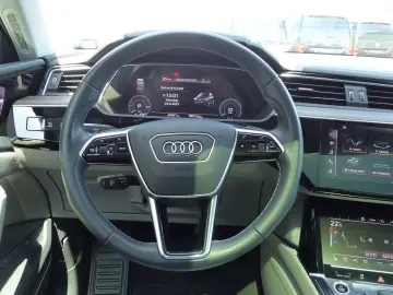 AUDI e-tron 55 quattro 300 KW S line  LED PDC B&O