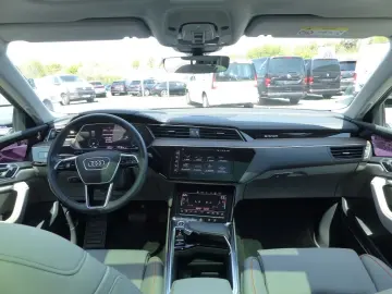 AUDI e-tron 55 quattro 300 KW S line  LED PDC B&O