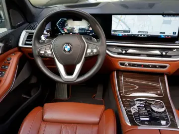 BMW X5 30xd Individual 3xTV ACC 2xAchs Luft Pano SKY
