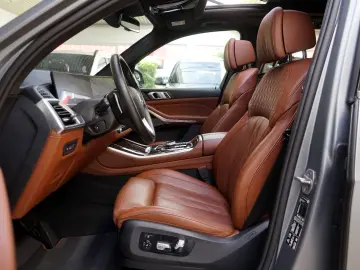 BMW X5 30xd Individual 3xTV ACC 2xAchs Luft Pano SKY