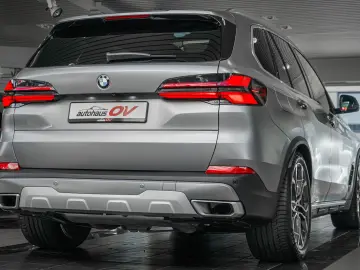 BMW X5 30xd Individual 3xTV ACC 2xAchs Luft Pano SKY
