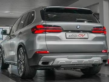 BMW X5 30xd Individual 3xTV ACC 2xAchs Luft Pano SKY