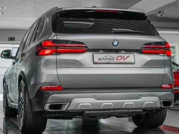 BMW X5 30xd Individual 3xTV ACC 2xAchs Luft Pano SKY
