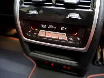 BMW X5 30xd Individual 3xTV ACC 2xAchs Luft Pano SKY