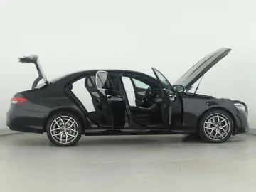 MERCEDES-BENZ E 300 de AMG PTS 360 Kamera Distronic …