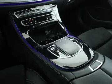 MERCEDES-BENZ E 300 de AMG PTS 360 Kamera Distronic …