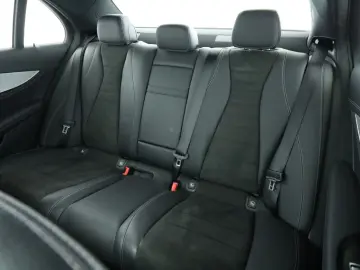 MERCEDES-BENZ E 300 de AMG PTS 360 Kamera Distronic …