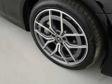 MERCEDES-BENZ E 300 de AMG PTS 360 Kamera Distronic …