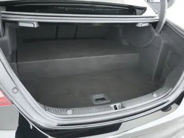 MERCEDES-BENZ E 300 de AMG PTS 360 Kamera Distronic …