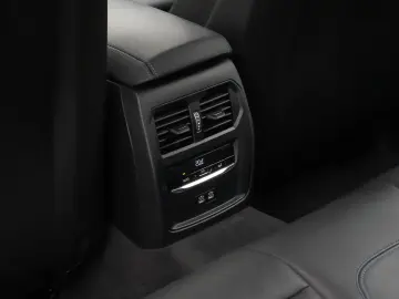BMW 318d M Sport DAB HUD CockPitPro Lordos PDC Leder
