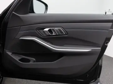 BMW 318d M Sport DAB HUD CockPitPro Lordos PDC Leder