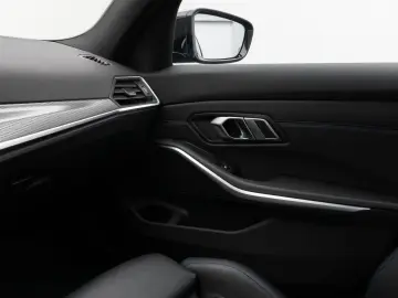 BMW 318d M Sport DAB HUD CockPitPro Lordos PDC Leder