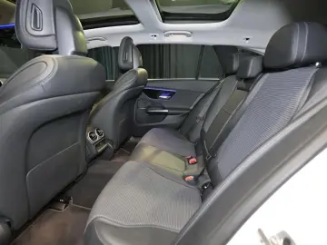 MERCEDES-BENZ C 220 T d AHK PANO DISTRO LED