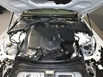 MERCEDES-BENZ C 220 T d AHK PANO DISTRO LED