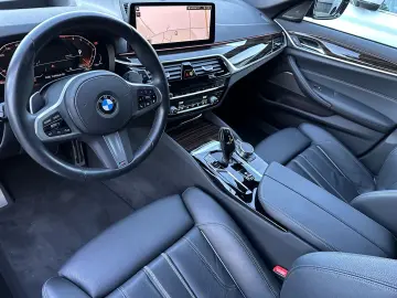 BMW 530i Touring xDrive M-Sport NAV LED AHK HUD H&K