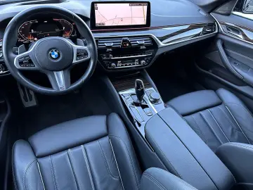 BMW 530i Touring xDrive M-Sport NAV LED AHK HUD H&K