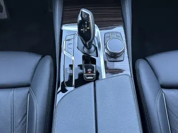 BMW 530i Touring xDrive M-Sport NAV LED AHK HUD H&K