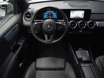 MERCEDES-BENZ GLB 200 d STYLE LED NAVI KAMERA SHZ PDC ALU