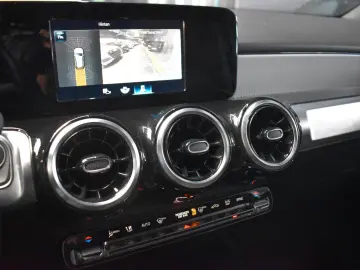 MERCEDES-BENZ GLB 200 d STYLE LED NAVI KAMERA SHZ PDC ALU