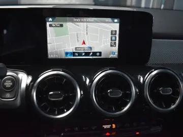 MERCEDES-BENZ GLB 200 d STYLE LED NAVI KAMERA SHZ PDC ALU