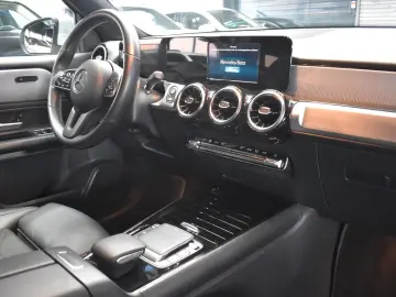 MERCEDES-BENZ GLB 200 d STYLE LED NAVI KAMERA SHZ PDC ALU