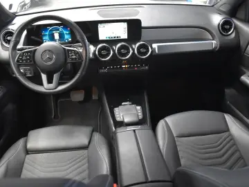MERCEDES-BENZ GLB 200 d STYLE LED NAVI KAMERA SHZ PDC ALU