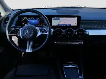 MERCEDES-BENZ GLB 180 d  AHK Navi el.Heck PTS LED SHZG SpurH