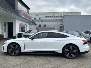 AUDI e-tron GT ACC AIR HuD PANO RAUTE MATRIX 21Z B&O