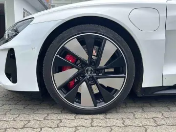 AUDI e-tron GT ACC AIR HuD PANO RAUTE MATRIX 21Z B&O