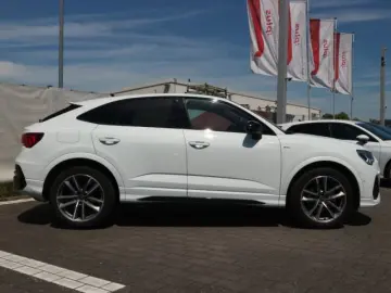 AUDI Q3 Sportback 35 TFSI S line PANO AHK ACC RFK