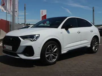 AUDI Q3 Sportback 35 TFSI S line PANO AHK ACC RFK