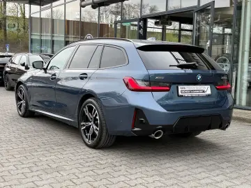 BMW 330e xDrive Touring M Sport   Stop&Go AHK Pano