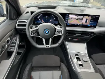 BMW 330e xDrive Touring M Sport   Stop&Go AHK Pano
