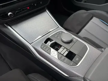 BMW 330e xDrive Touring M Sport   Stop&Go AHK Pano