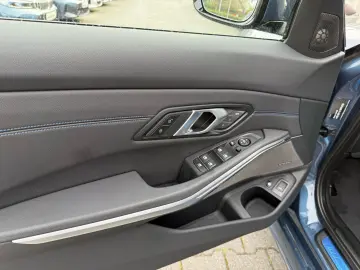 BMW 330e xDrive Touring M Sport   Stop&Go AHK Pano